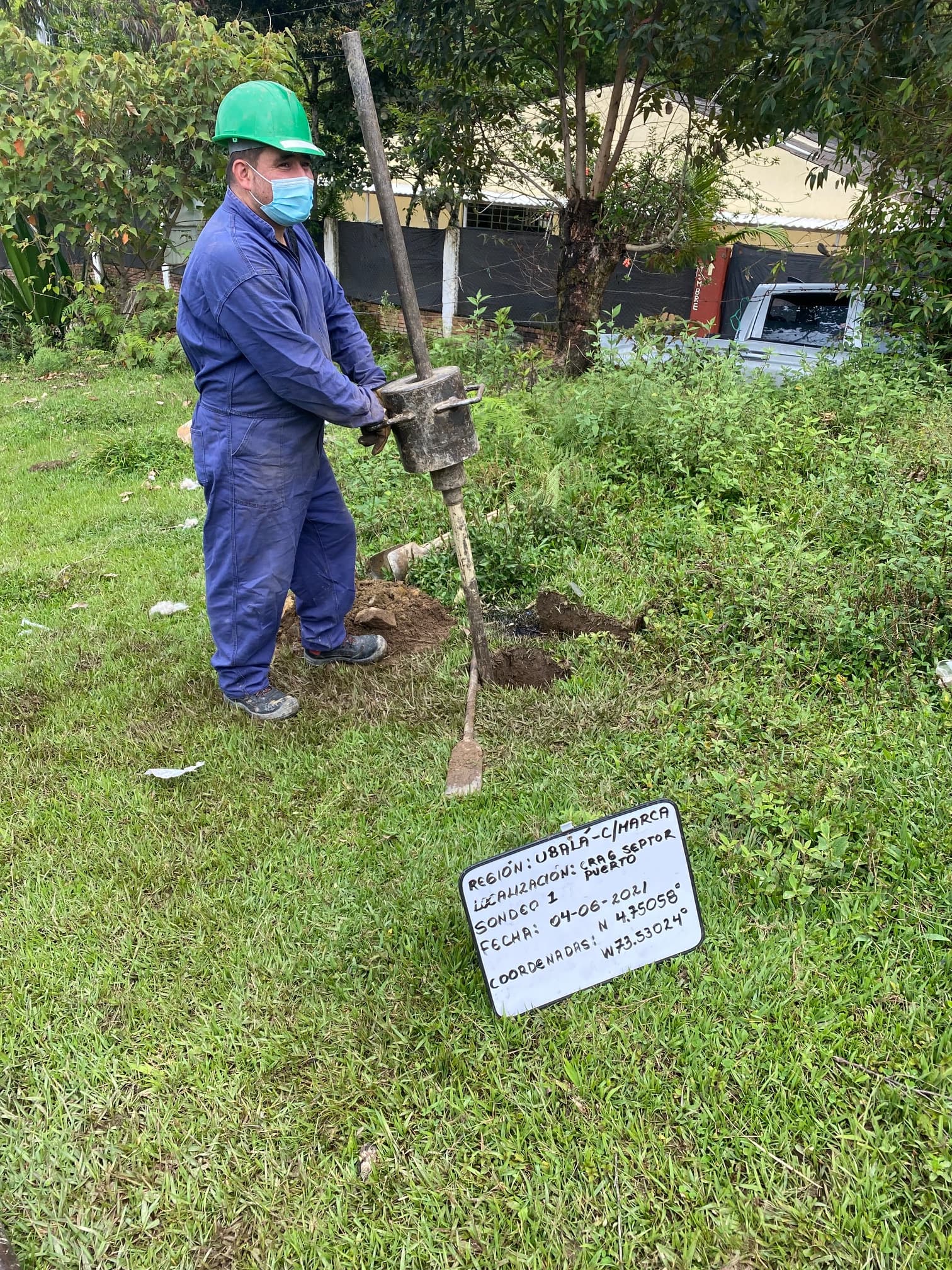 Sondeo manual con registro técnico de campo